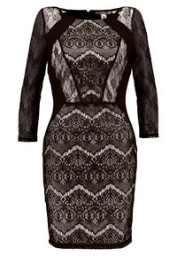 Černé krajkové šaty s dlouhými rukávy, které mají přiléhavý střih a složité květinové vzory po celé látce. Průsvitný a strukturovaný design.