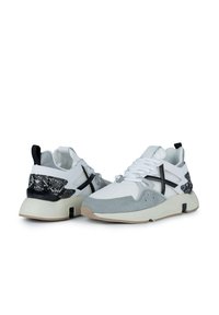 CLIK - Chaussures de running sur route - blanco