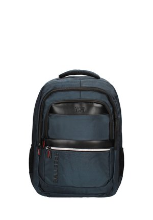 Zaino blu scuro con più scomparti con zip, dettagli neri e la scritta "FREE TIME" sulla tasca frontale.
