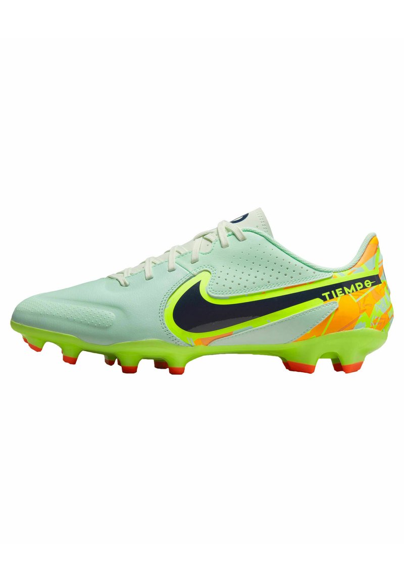 nike tiempo moulded studs