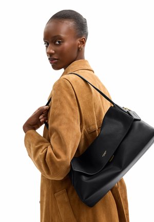 COACH, CHELSEA SHOULDER BAG 36 . - Sac à main - b black
