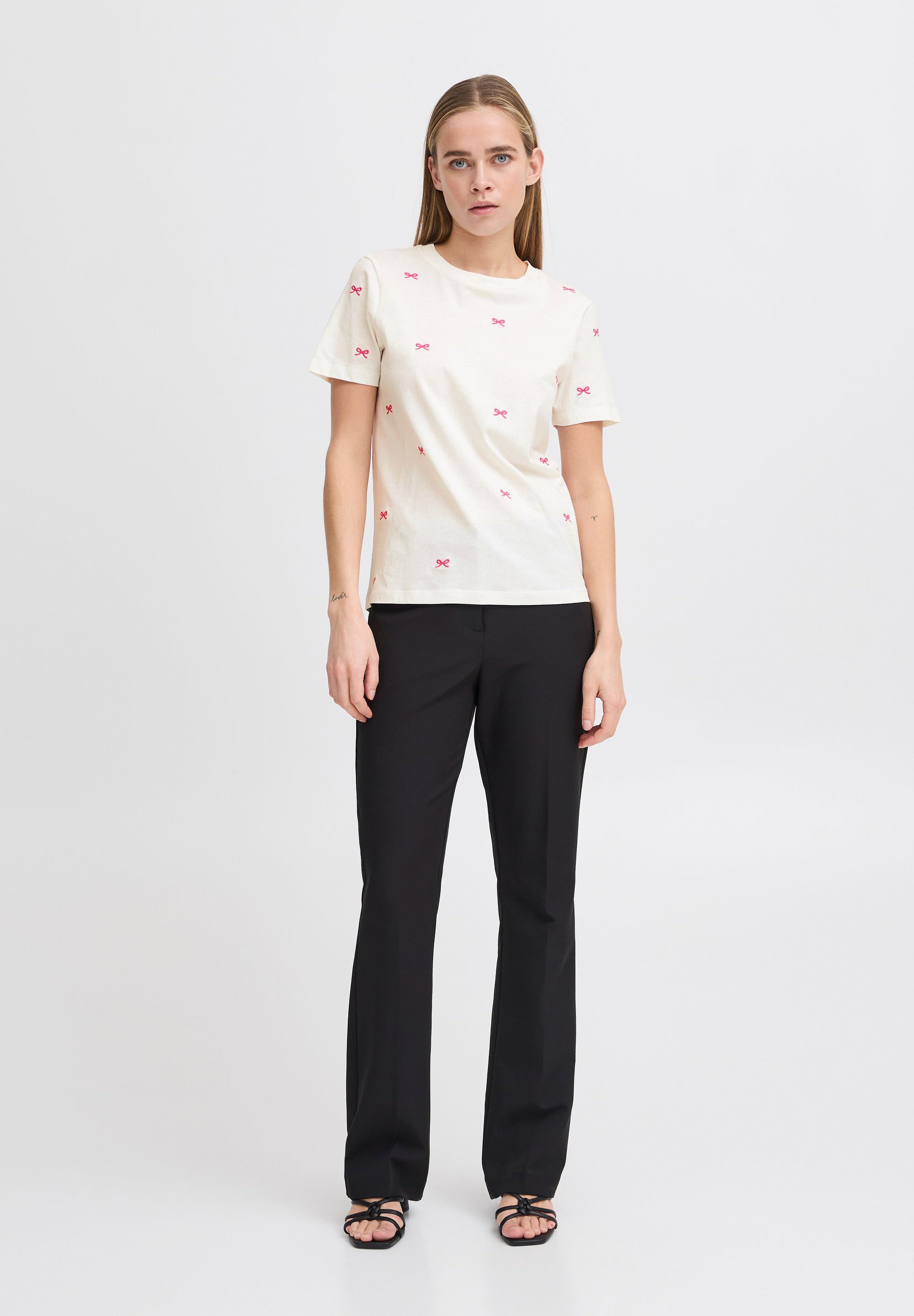売れ筋商品|||イチ Tシャツ レディース トップス CAMINO  - Print T-shirt - cloud dancer w. pink yarrow ICHI IHCAMINO - Print T-shirt - cloud dancer w. pink yarrow