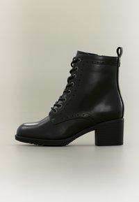 Επιλέχθηκε, black