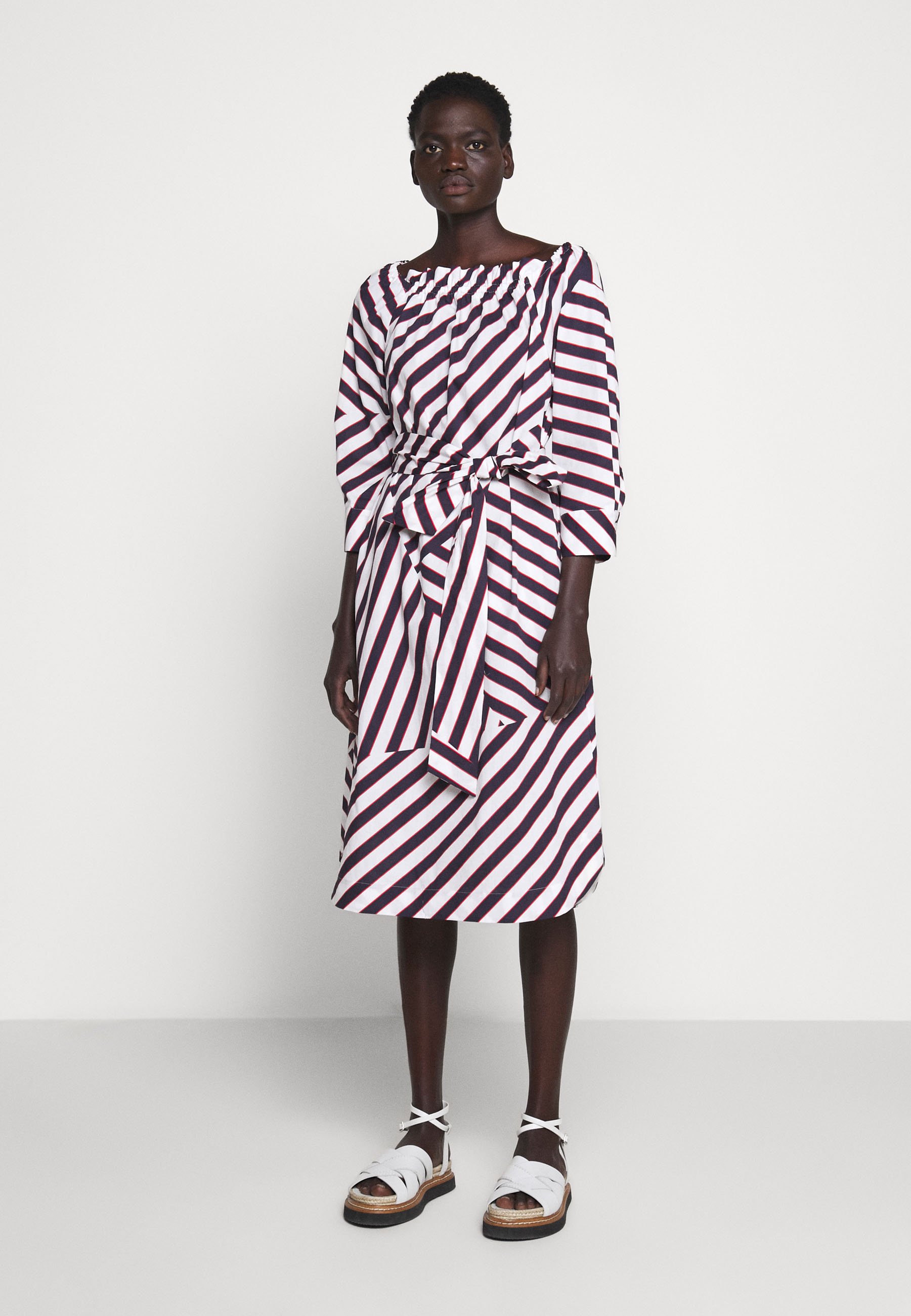 Marc Cain Day Dress Blau Dark Blue Zalando De 