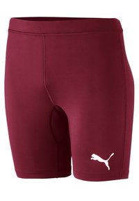 Burgunderfarbene Sportshorts aus dehnbarem Material, mit schmalem Schnitt und einem weißen Puma-Logo unten rechts.