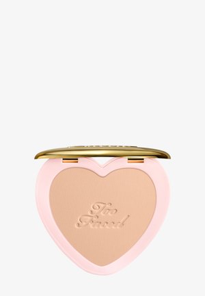 BORN THIS WAY SOFT BLUR POWDER - Rouge - medium