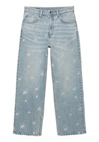Lichtblauwe denim jeans met witte geborduurde patronen. Voorzien van een hoge taille, wijd uitgesneden pijpen, vijf zakken en een knoopsluiting.