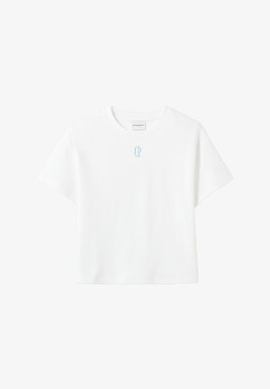 T-shirt blanc court à manches courtes avec un petit logo brodé bleu clair centré sous l'encolure.