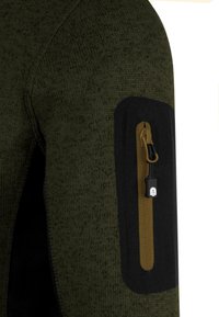normani Outdoor Sports OUTDOOR ÜBERGANGS STRICKJACKE MIT SEITENTASCHEN - Fleecejacke - oliv