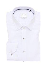 Witte slim-fit shirt gemaakt van gestructureerde stof met een klassieke kraag, enkele knoopmanchet en kleine zwart-accentueerde knopen. Merkembleem zichtbaar.