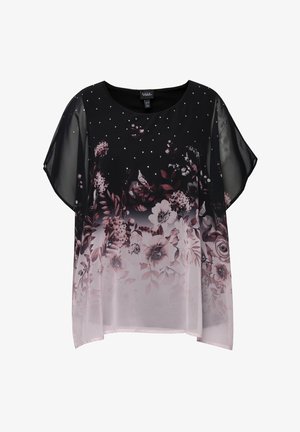 Zwarte bloemenblouse met doorzichtige mouwen, voorzien van een verloop van donker naar lichtroze, versierd met bloemenpatronen en decoratieve studs.