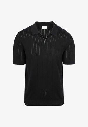 Zwart gebreid polohemd met korte mouwen, verticale geperforeerde strepen en een halflange rits aan de voorkant van de kraag.