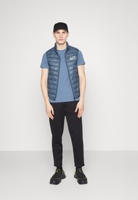 EA7 Emporio Armani WAISTCOAT - Colete - dark blue