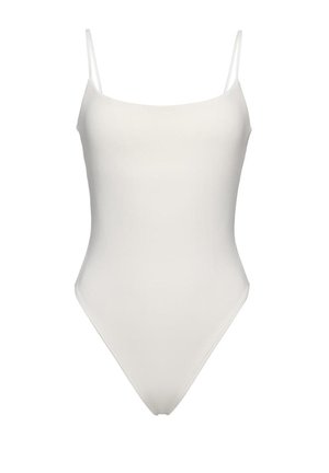 Valge üheosaline ujumistrikoo õhukeste õlarihmade ja ümarate ruudukujuliste kaelusega ühtlasel taustal.