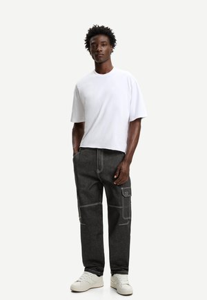 BAGGY CARGO - Loose Jeans - black