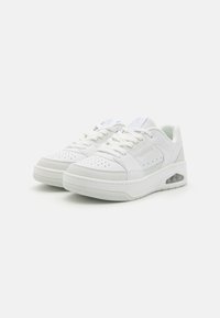 Skechers UNO COURT - Sneaker low - white