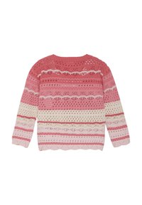 Pull en tricot à manches longues, présentant un dégradé de rayures horizontales rose et crème, des motifs ajourés et un ourlet en forme de vagues.