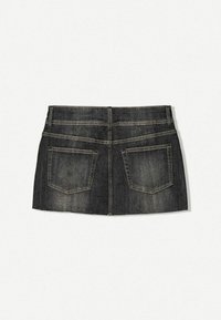 Unselected, black