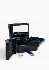 Scatola per gioielli in pelle nera con specchio, scomparti divisi, rivestimento in velluto blu soffice e finiture in argento. Include chiavi e meccanismo di serratura.