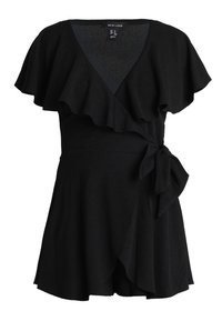 Vestido negro de manga corta con escote en V fruncido y lazo lateral, que presenta una falda acampanada y una tela ligera.