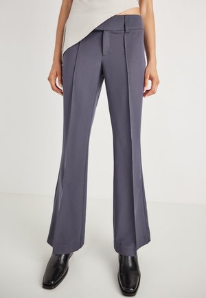 LOW WAIST BOOTCUT TROUSERS - Hlače - stone