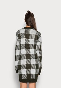 Noisy May NMJULIE L/S HIGH NECK - Vestido de malha - rosin sugar swizzle