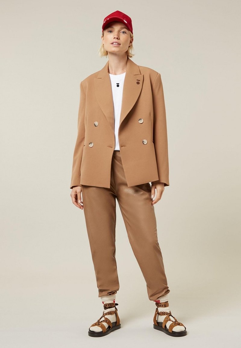 Damen Leichte Jacken | 10DAYS DOUBLE BREASTED Blazer dark latte/braun - MF47984 Damen Leichte Jacken | 10DAYS DOUBLE BREASTED Blazer dark latte/braun - MF47984