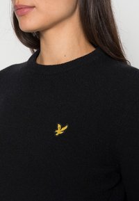 Lyle & Scott JUMPER - Camisola - jet black