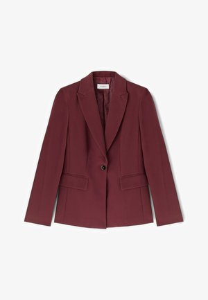 Damesblazer met één knoop, uitgevoerd in diep bordeauxrood, met inkeping revers en voorzakken met klep, plat uitgestald op een witte achtergrond.