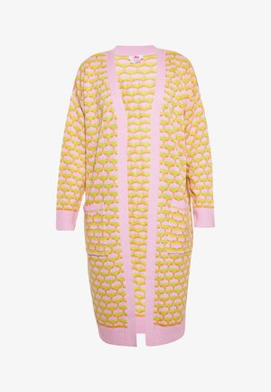 Rózsaszín kötött kardigán sárga és narancssárga mintával. Hosszú fazonú, nyitott elülső résszel és két elülső zsebbel rendelkezik. Puha tapintású.