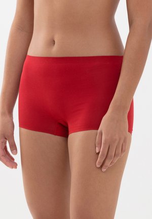 Shorts en coton rouges pour garçon avec une texture lisse, un design ajusté et une taille mi-haute. Aucun motif visible ni détails en métal.