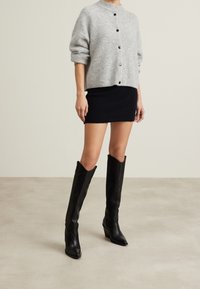 Gestuz Strickjacke - light grey
