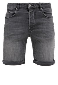 Shorts en denim noir avec ourlets retournés, bouton à l'avant, fermeture éclair, et poches devant et derrière.