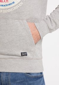 Petrol Industries Jersey con capucha - grey