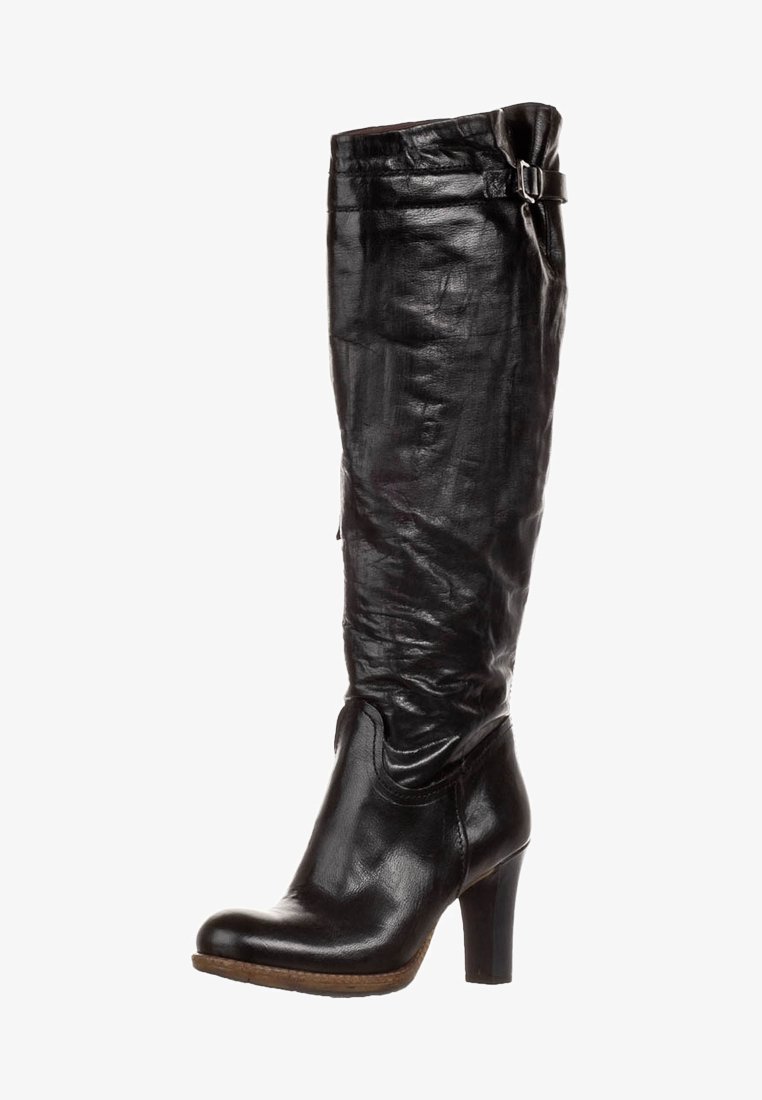 Botte pour femme en cuir noir montant jusqu'aux genoux, avec un talon bloc et une boucle décorative près du haut.