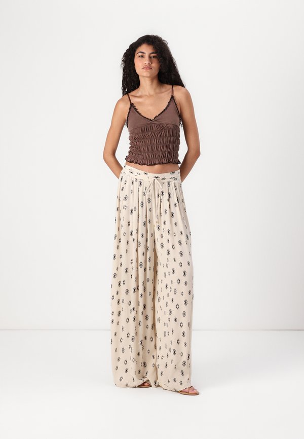 ONLCHIARA PANTS - Trousers - pumice stone2