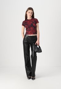 Guess Originals GO PRINTED TIE UP TEE - T-shirt print - ravishing red multi