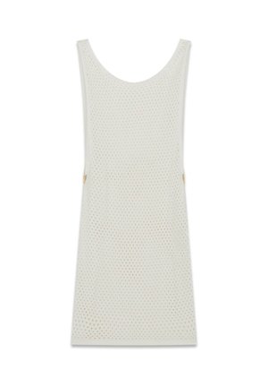 Witte mouwloze gebreide jurk met een ronde halslijn en een fijn opengewerkt patroon over het hele kledingstuk.
