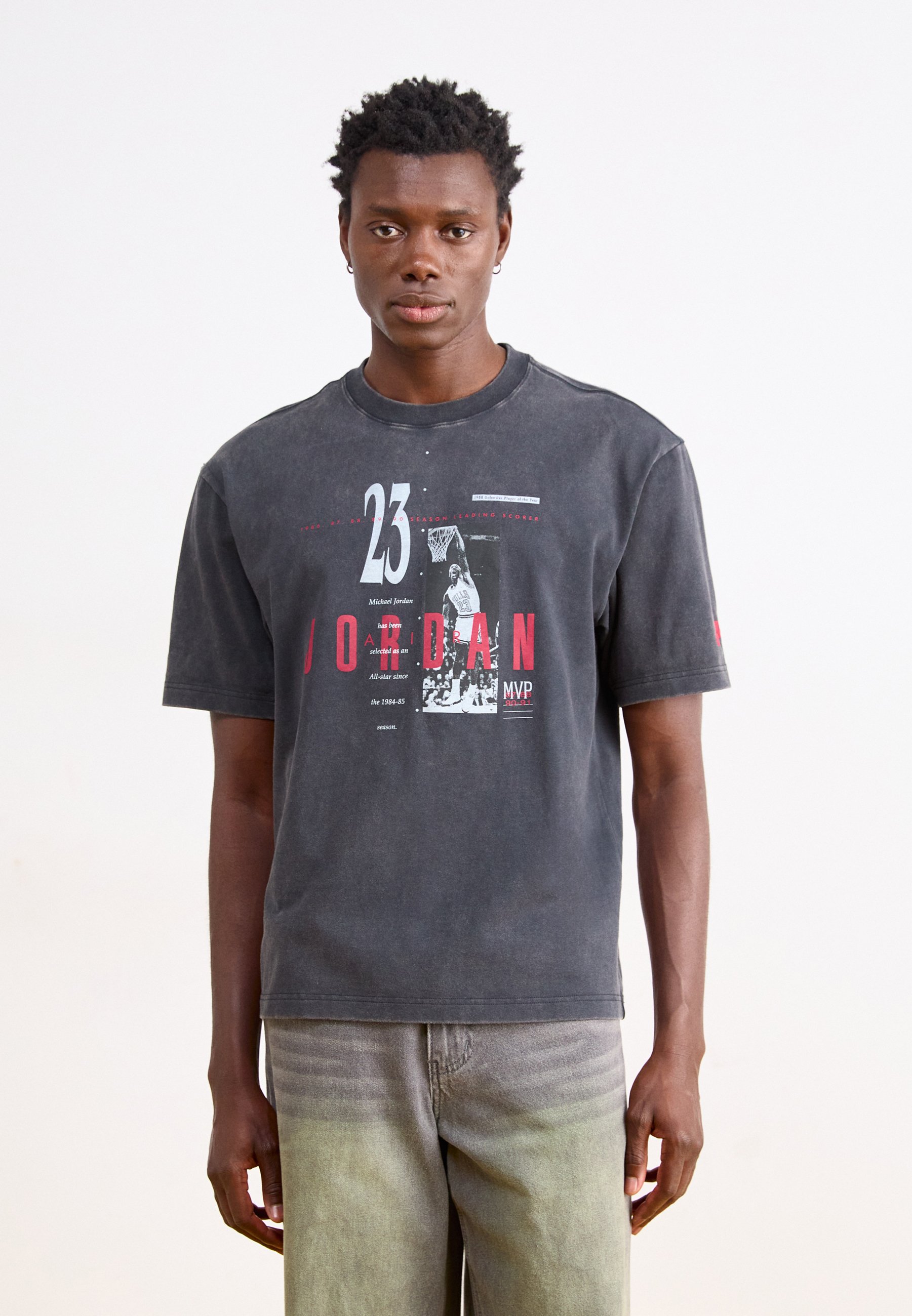 ★★Nike★★ Jordan Seoul T-Shirt M Black HQ0390010 HQ0390-0 Jordan J Dot T-Shirt (Black/Sail) – CNCPTS