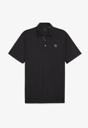 Schwarzes Poloshirt aus glattem Stoff. Mit einem Kragen, drei Knöpfen und einem kleinen weißen Logo auf der linken Brust. Kurzarm.