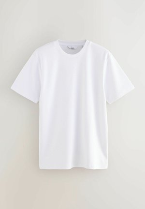 Tricou alb din bumbac cu mâneci scurte, guler rotund și o textură netedă, simplă. Fără modele sau embellishments vizibile.