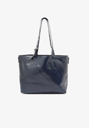 Marineblaue Leder-Shopper-Tasche mit glatter Oberfläche, zwei langen Griffen und dekorativer silberner Hardware an den Riemen. Reißverschlusstasche an der Seite.