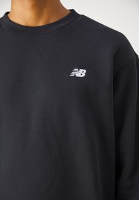 Thumbnail Image 8