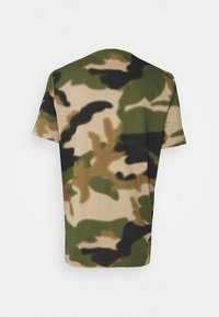adidas Originals T-shirt med print - olive