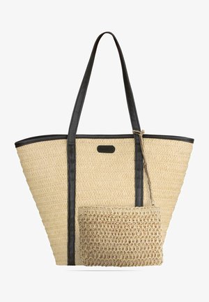 Geflochtene Strohtasche mit schwarzen synthetischen Lederakzenten, offenes Oberteil, zwei lange Griffe und eine abnehmbare kleine geflochtene Tasche, die angebracht ist.