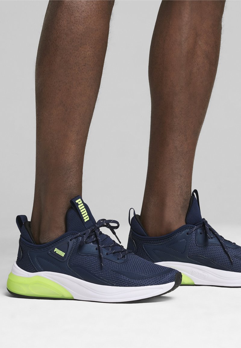 Puma CELL THRILL UNISEX - Cestná bežecká obuv - club navy fizzy apple