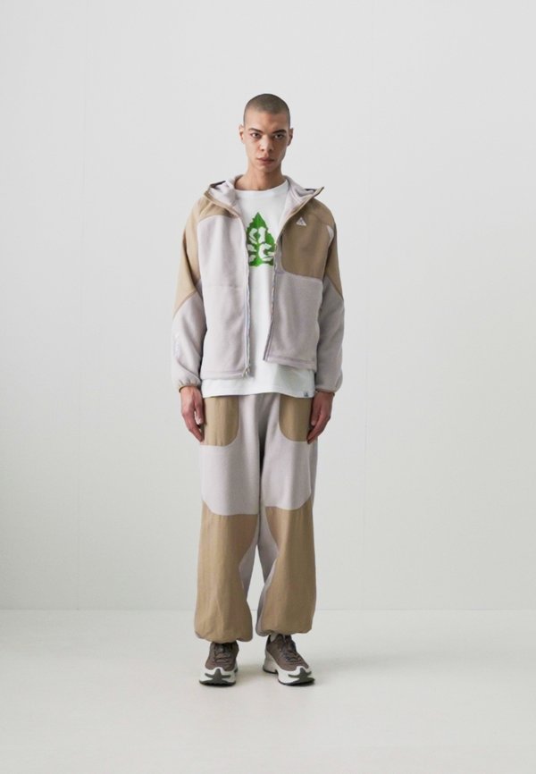 WOLF TREE PLUS - Fleece jacket2