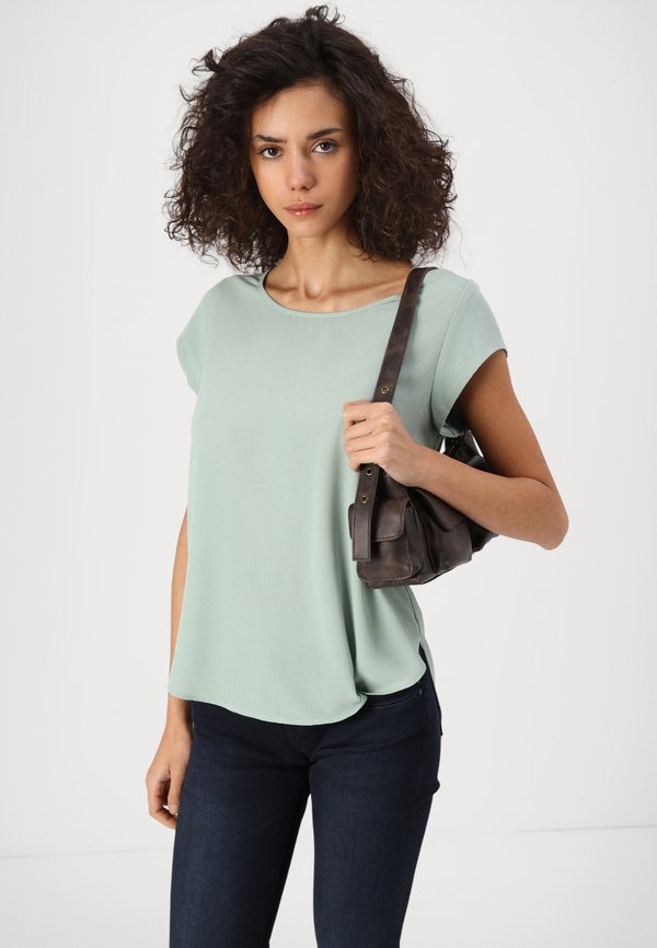 ONLVIC  - Basic T-shirt - jadeite2