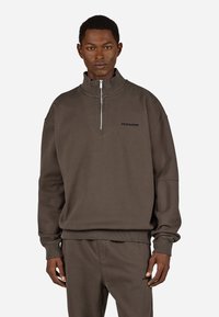 Pegador LOGO  - Ikdienas džemperis - washed walnut brown black