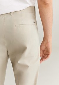 Mango Chino - beige